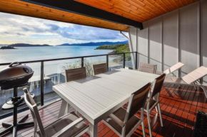 Shorelines 31 Renovated Upmarket Two Bedroom Apartment With Ocean Views And Buggy